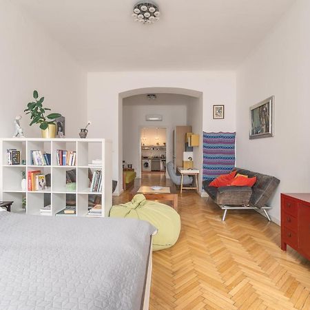 Bright & Spacious Loft With Basilica View ブダペスト エクステリア 写真